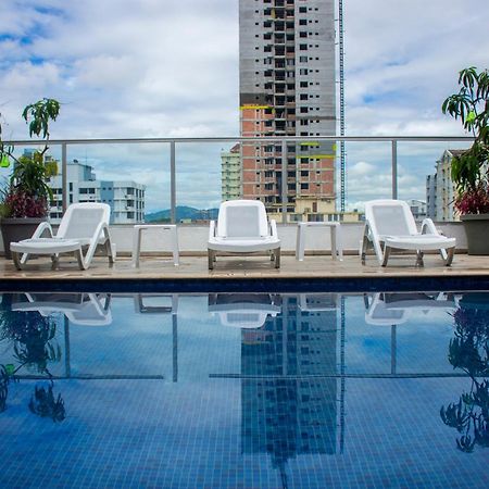 Ramada by Wyndham Panama Centro Via Argentina Hotel Bagian luar foto
