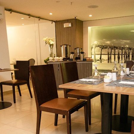 Ramada by Wyndham Panama Centro Via Argentina Hotel Bagian luar foto
