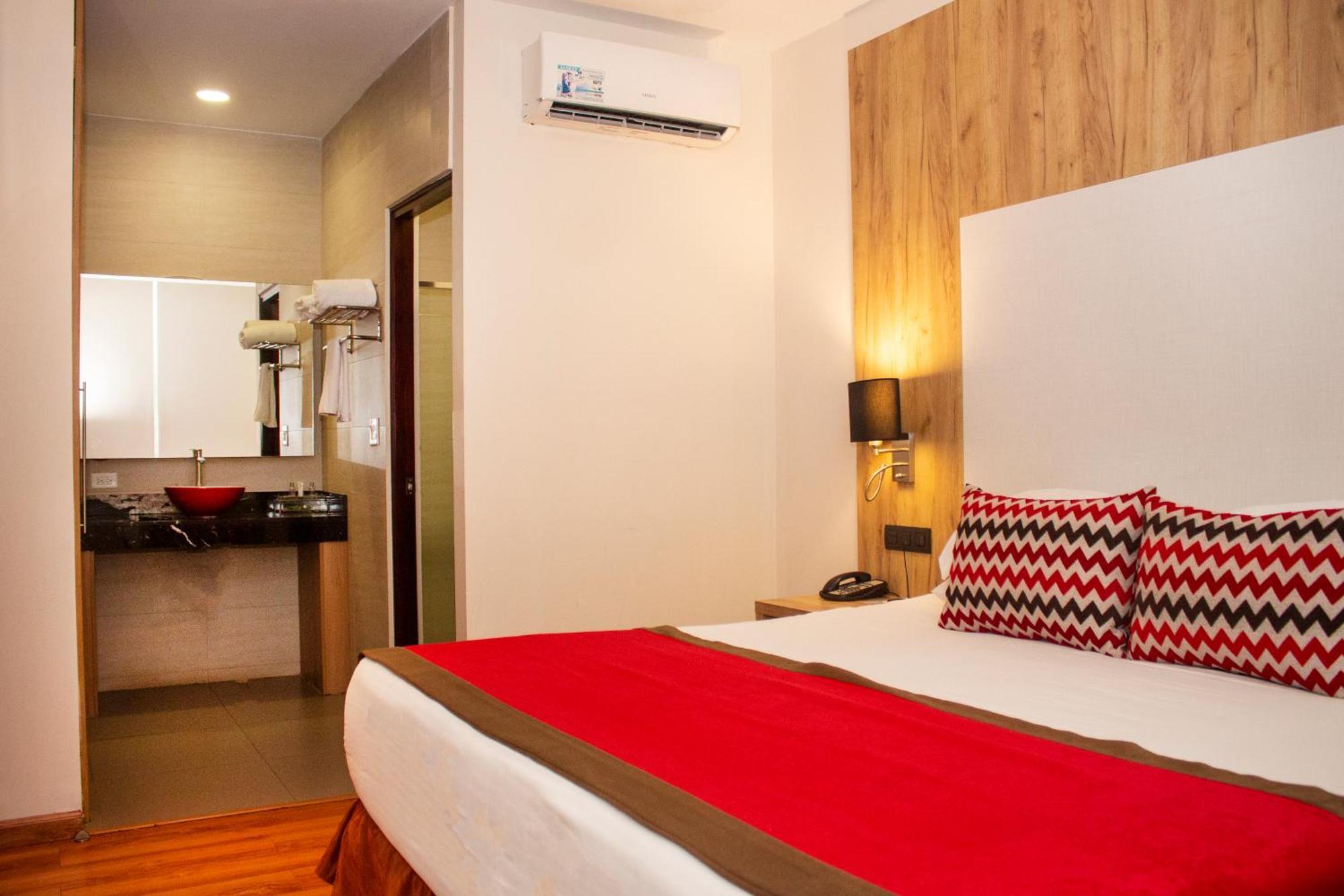 Ramada by Wyndham Panama Centro Via Argentina Hotel Bagian luar foto