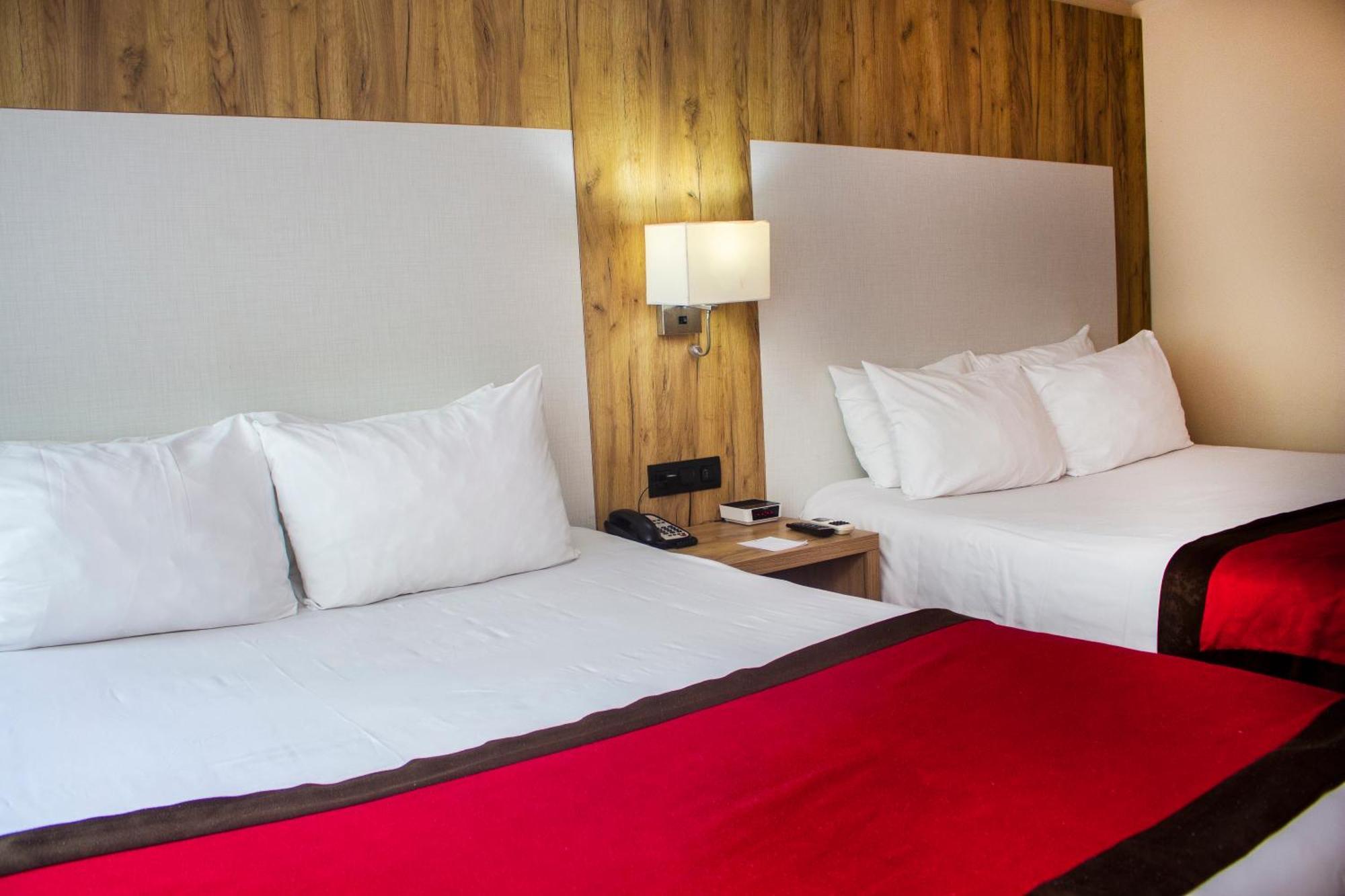 Ramada by Wyndham Panama Centro Via Argentina Hotel Bagian luar foto