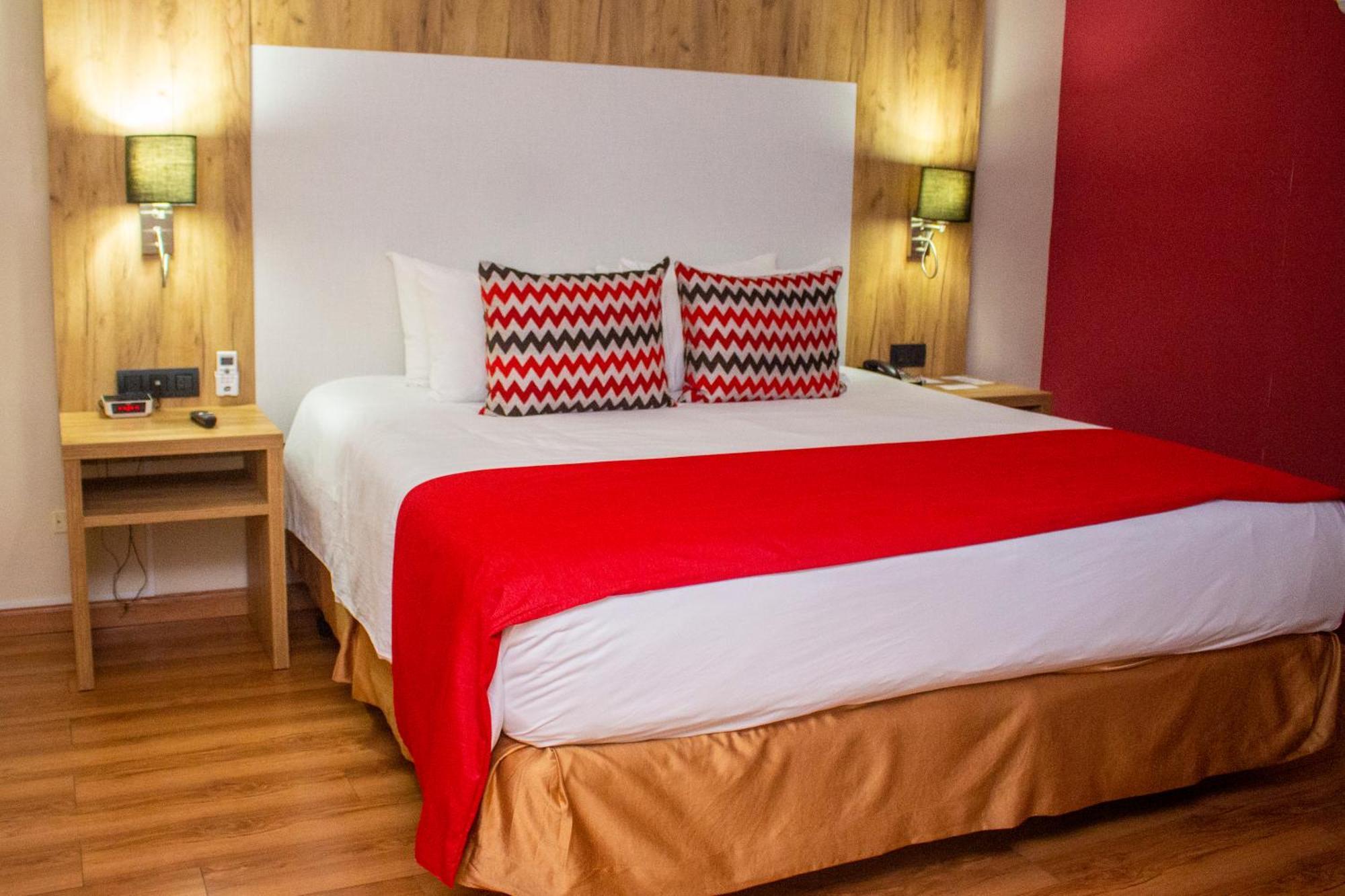 Ramada by Wyndham Panama Centro Via Argentina Hotel Bagian luar foto