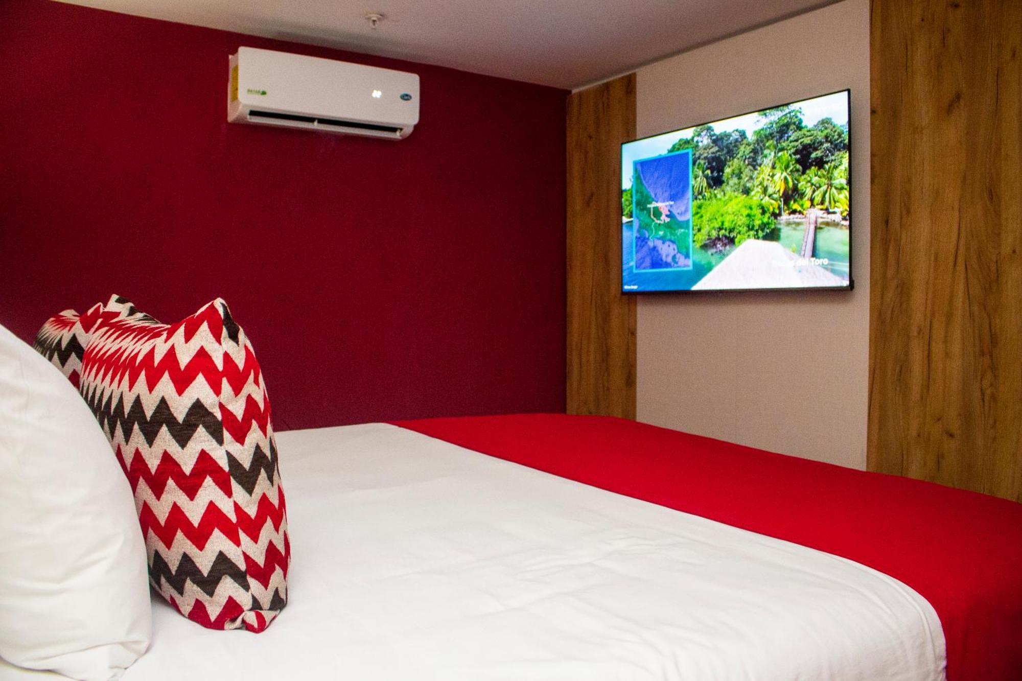 Ramada by Wyndham Panama Centro Via Argentina Hotel Bagian luar foto