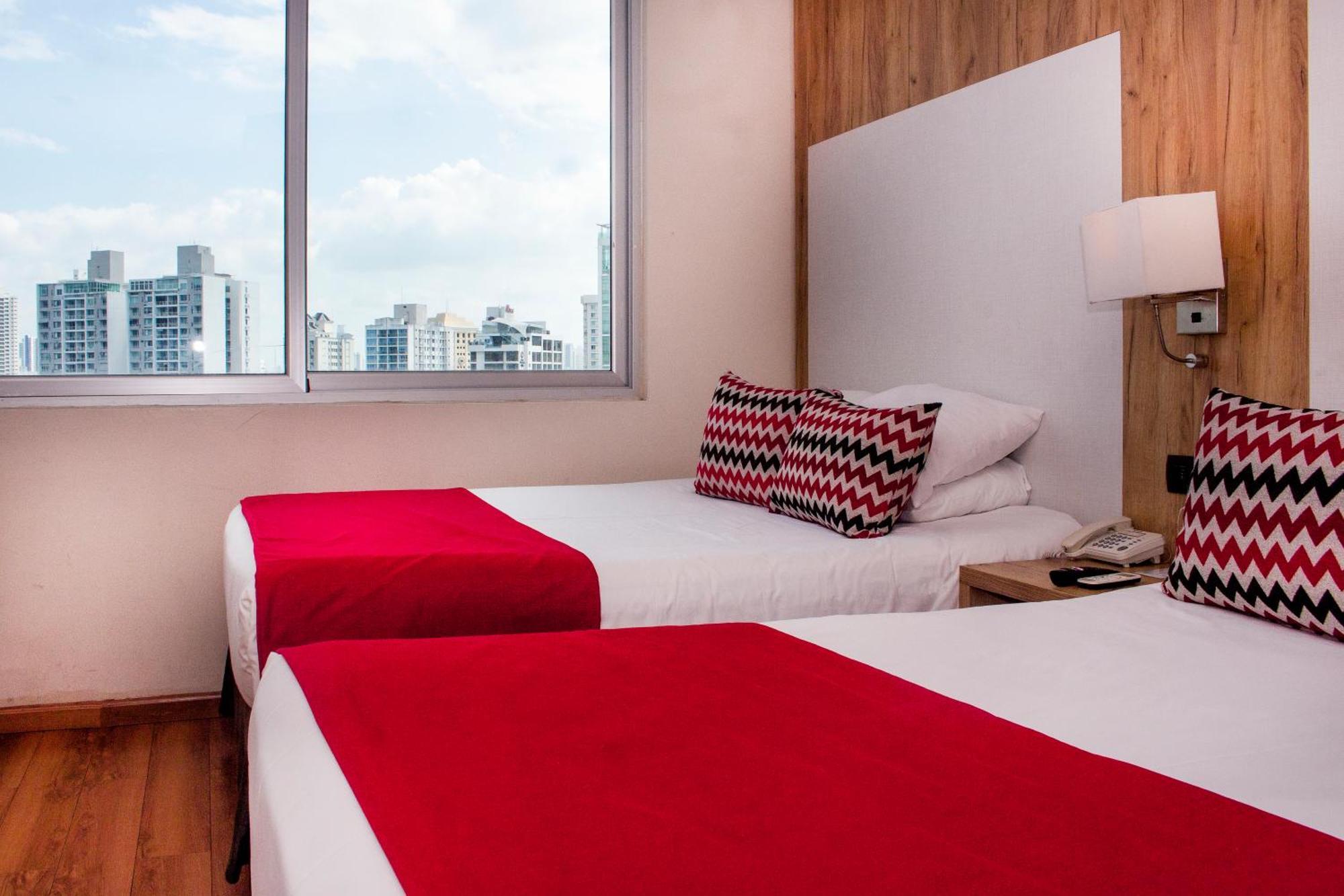 Ramada by Wyndham Panama Centro Via Argentina Hotel Bagian luar foto