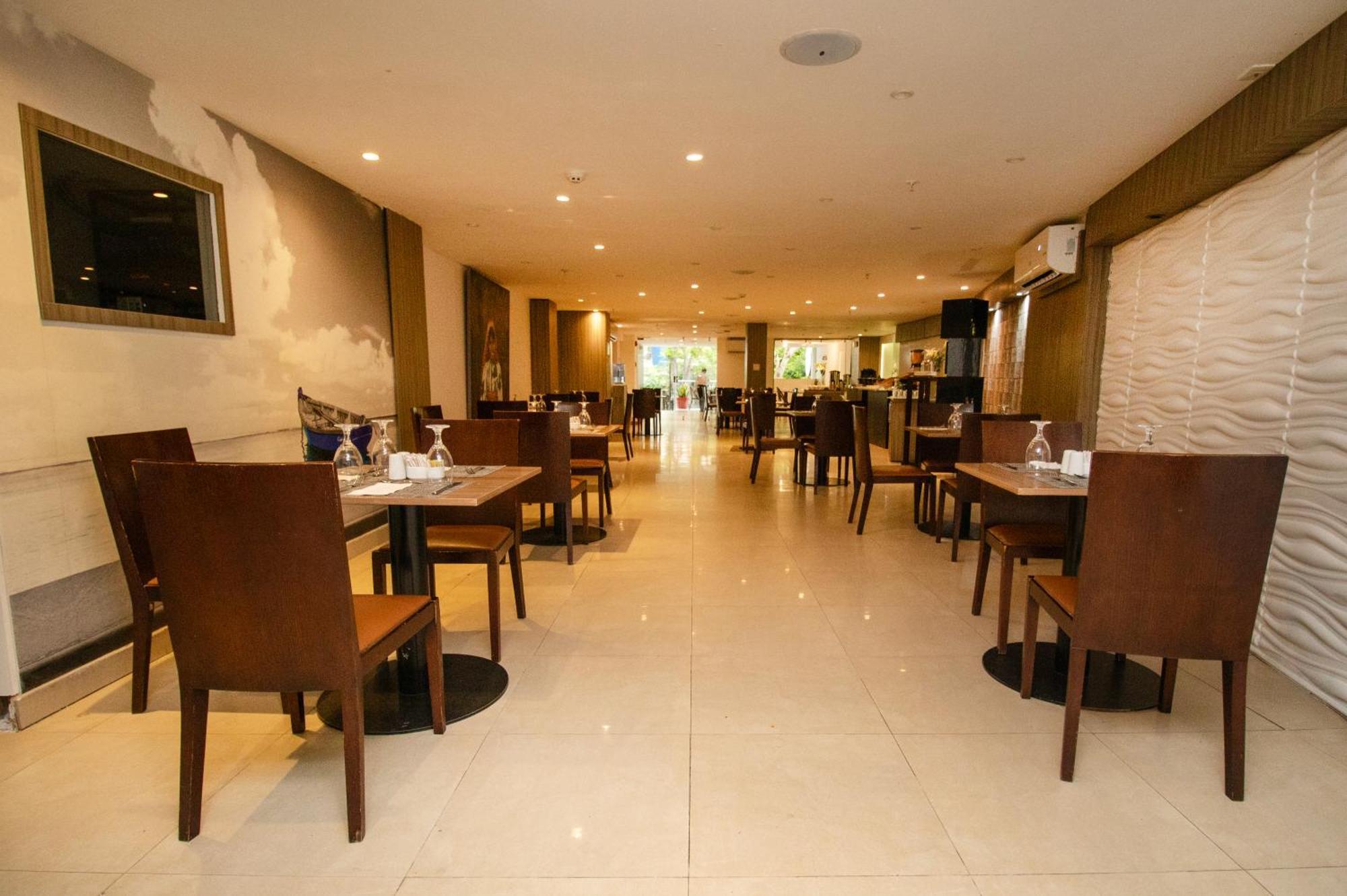 Ramada by Wyndham Panama Centro Via Argentina Hotel Bagian luar foto