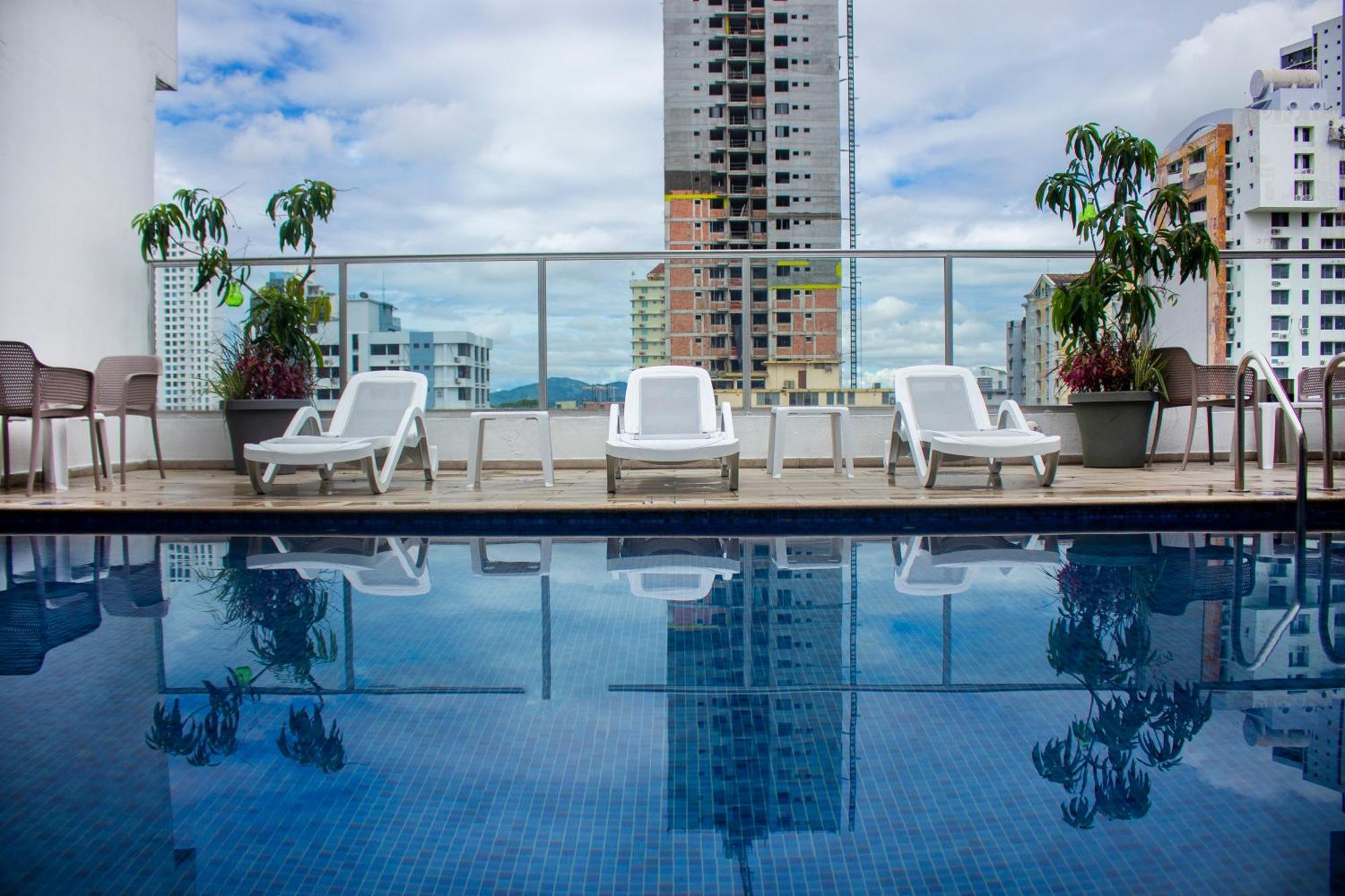Ramada by Wyndham Panama Centro Via Argentina Hotel Bagian luar foto